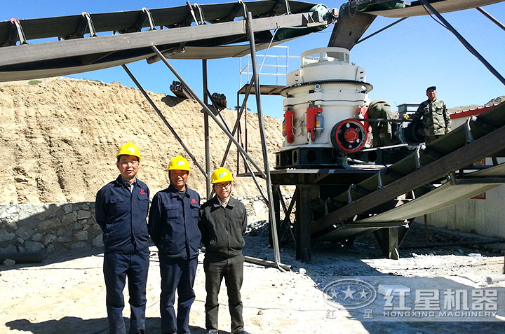 宁夏石灰岩破碎生产现场 宁夏石灰岩破碎生产现场