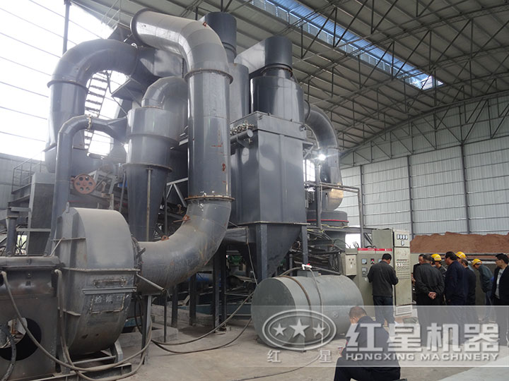 磨粉现场 磨粉现场