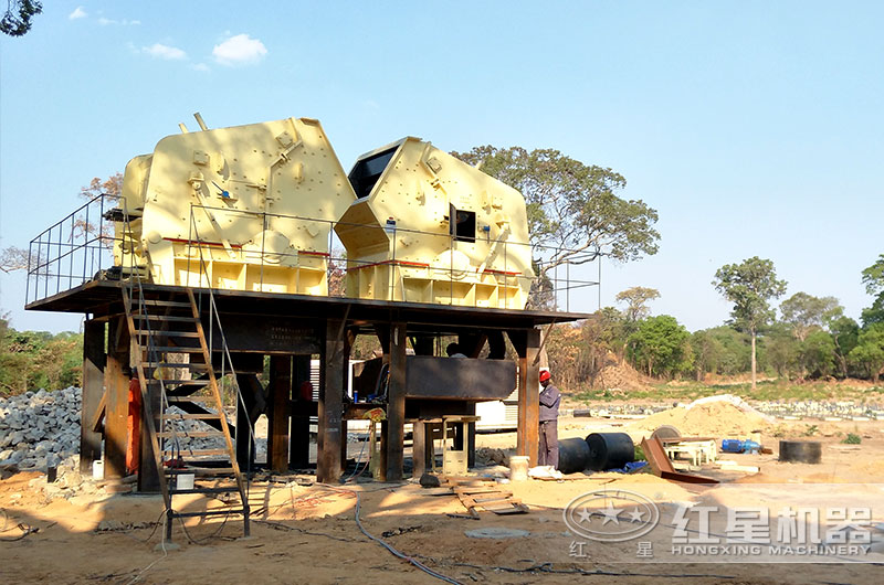 反击式破碎机安装现场 反击式破碎机安装现场